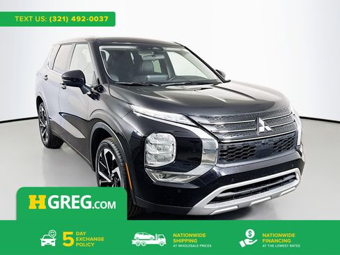 Used 2024 Mitsubishi Outlander SE Black Edition image 1