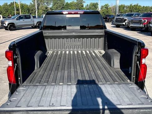 Used 2024 Chevrolet Silverado 1500 High Country w/ Z71 Off-Road Package AWD/4WD image 7