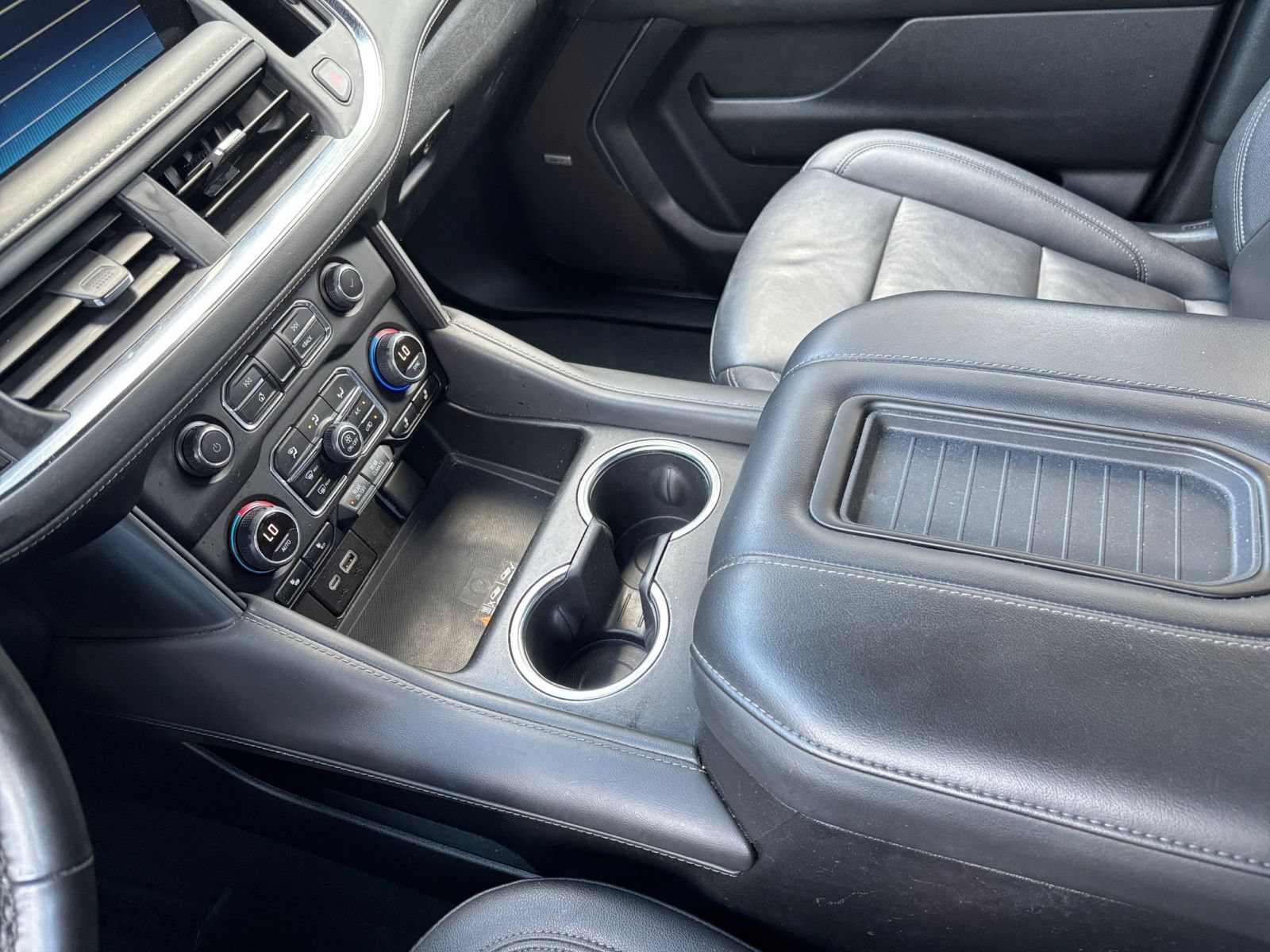 Used 2024 Chevrolet Tahoe LT w/ Luxury Package AWD/4WD image 44