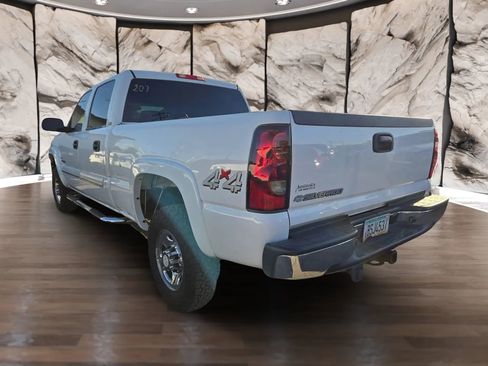 Used 2007 Chevrolet Silverado 2500 LT w/ Heavy-Duty Power Package image 8