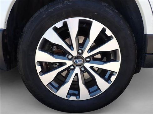 Used 2017 Subaru Outback 2.5i Limited AWD/4WD image 6