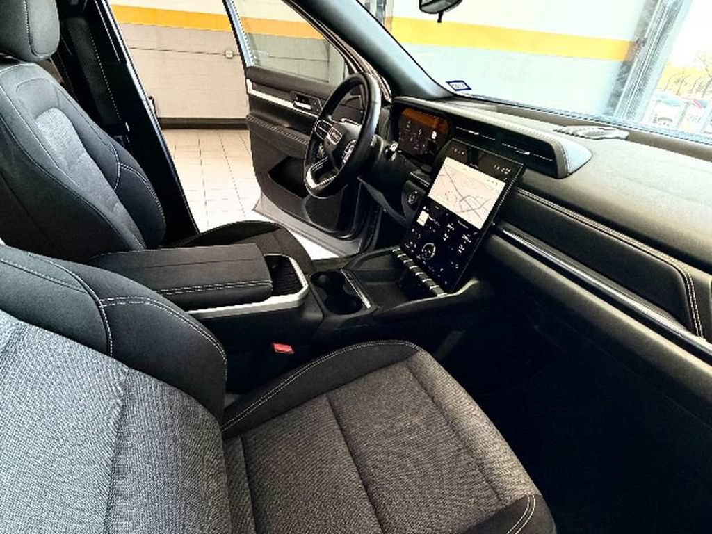 Used 2025 GMC Terrain Elevation FWD image 15