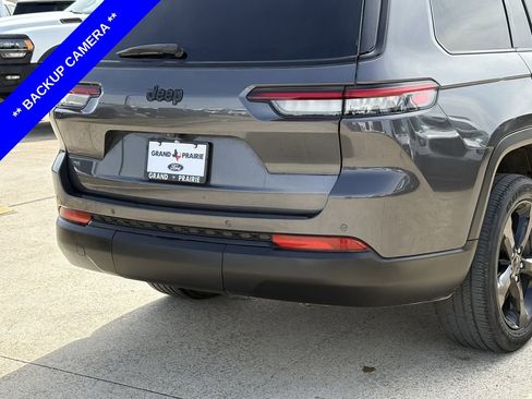 Used 2023 Jeep Grand Cherokee L Laredo image 9