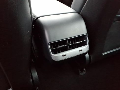Used 2018 Tesla Model 3 Mid Range RWD image 13