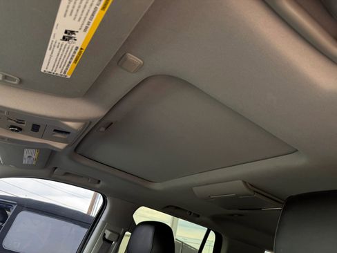Used 2016 Cadillac Escalade Luxury RWD image 23