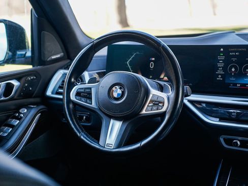 Used 2023 BMW X7 xDrive40i w/ M Sport Package image 16