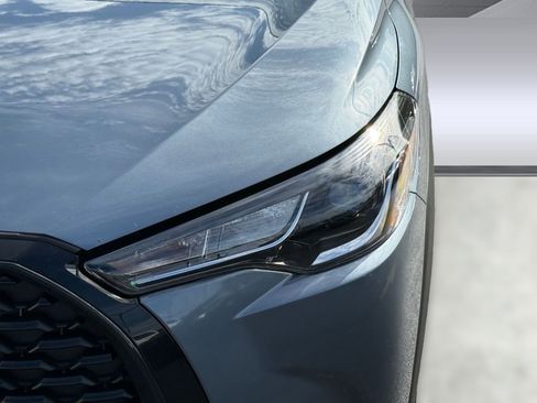 Used 2025 Toyota Corolla Cross LE image 10