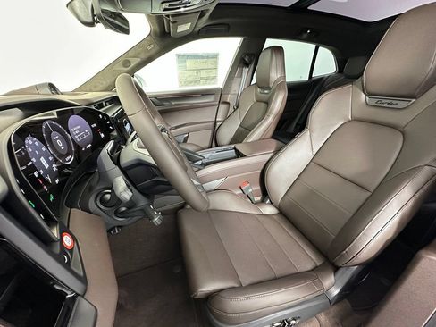 New 2026 Porsche Cayenne Turbo AWD/4WD image 5