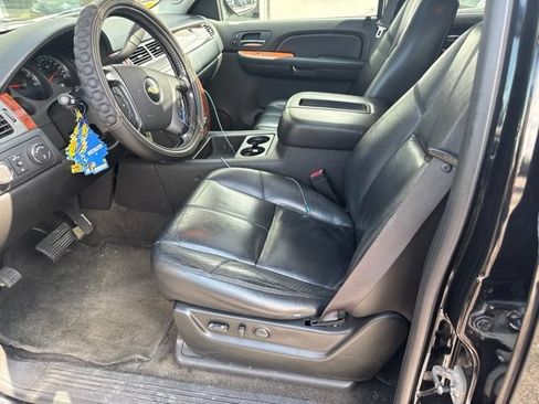 Used 2009 Chevrolet Tahoe LT w/ Luxury Package AWD/4WD image 24