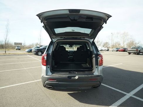 Used 2023 GMC Acadia SLE w/ Driver Convenience Package image 17