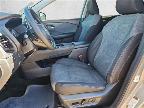 Used 2022 Nissan Rogue SV image 16