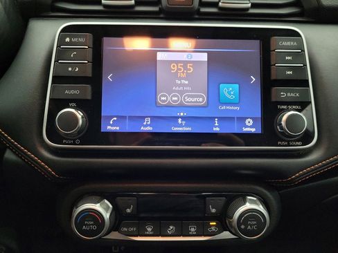 Used 2021 Nissan Versa SR w/ Convenience Package image 25