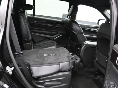 Used 2022 Jeep Grand Cherokee L Laredo AWD/4WD image 12