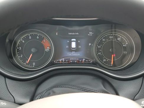 Used 2022 Jeep Cherokee Latitude Lux w/ Comfort/Safety Group AWD/4WD image 21