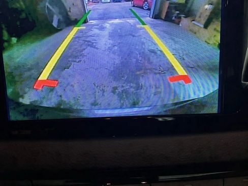 Used 2017 Chrysler Pacifica Touring-L w/ Tire & Wheel Group image 21