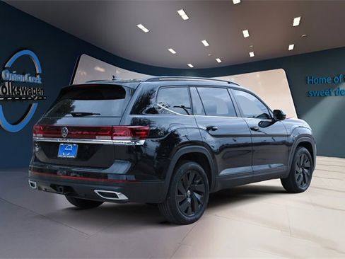Certified 2025 Volkswagen Atlas SE image 5