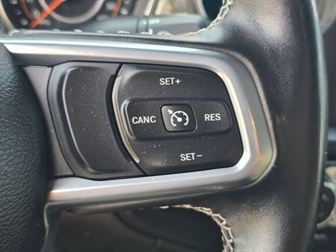 Used 2021 Jeep Wrangler Unlimited Sahara w/ Cold Weather Group AWD/4WD image 30