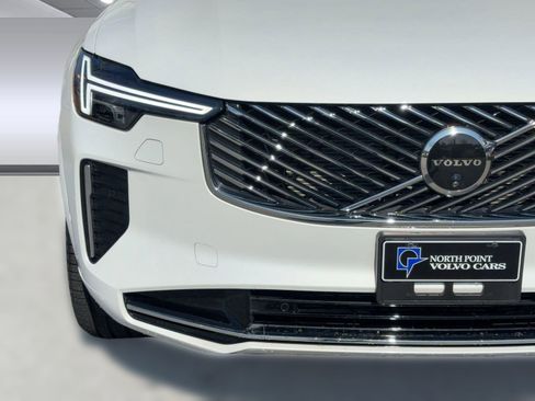 Certified 2025 Volvo XC90 B6 Plus w/ Protection Package Premier image 28