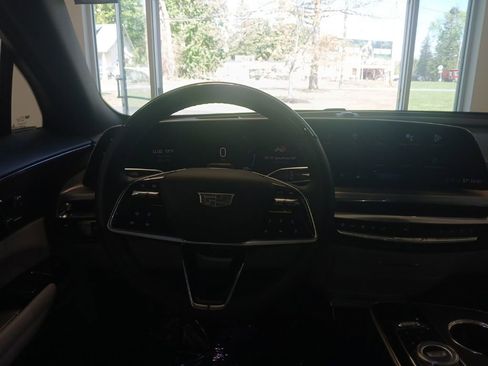 Certified 2024 Cadillac Lyriq Luxury AWD/4WD image 19