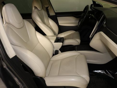Used 2017 Tesla Model X 75D image 26