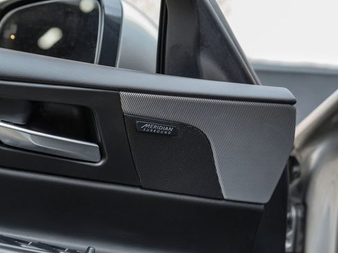 Used 2019 Jaguar XE S RWD image 53