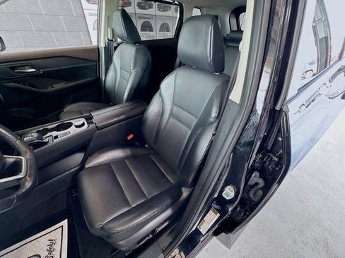 Certified 2022 Nissan Rogue SV w/ SV Premium Package image 19