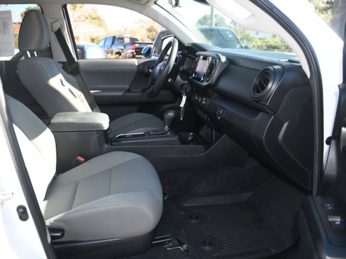 Certified 2022 Toyota Tacoma SR image 19