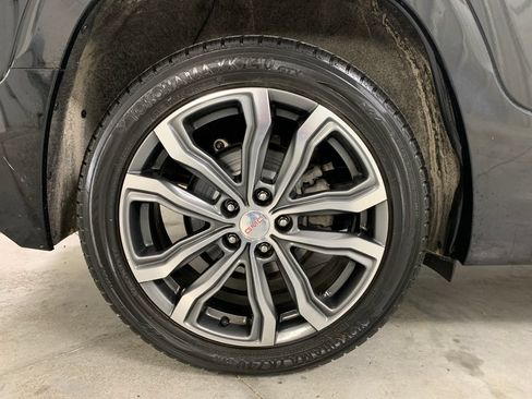 Used 2019 GMC Terrain Denali w/ LPO, 'HIT The Road' Package FWD image 32