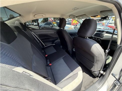 Used 2021 Nissan Versa SV FWD image 27