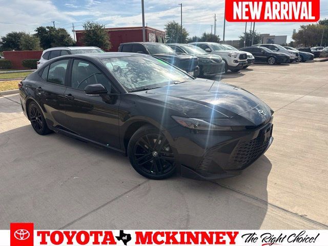 Used 2025 Toyota Camry SE FWD image 1