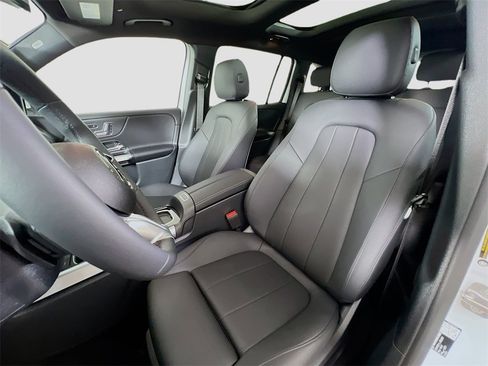New 2026 Mercedes-Benz GLB 250 4MATIC image 12