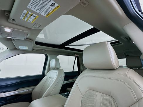 Used 2023 Ford Expedition Limited image 26