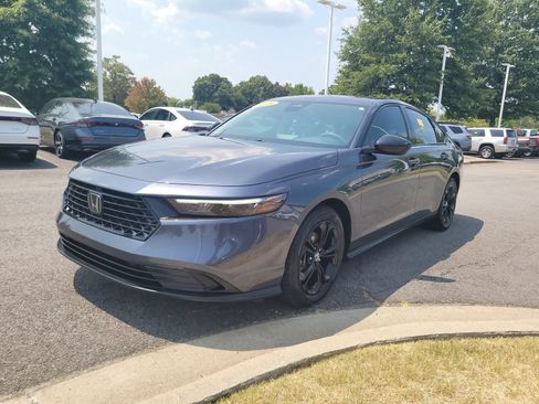 Certified 2025 Honda Accord SE image 7