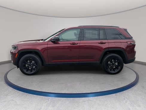 New 2026 Jeep Grand Cherokee Altitude AWD/4WD image 8