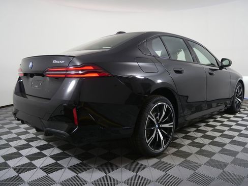 New 2027 BMW 550e xDrive AWD/4WD image 3