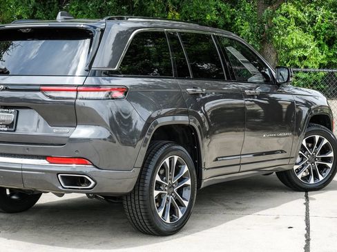 Used 2022 Jeep Grand Cherokee Overland w/ Luxury Tech Group IV RWD image 18