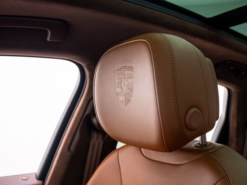 Used 2023 Porsche Cayenne Turbo S w/ Premium Package Plus AWD/4WD image 31