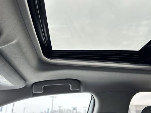 Used 2019 Toyota RAV4 XLE w/ Convenience Package image 14