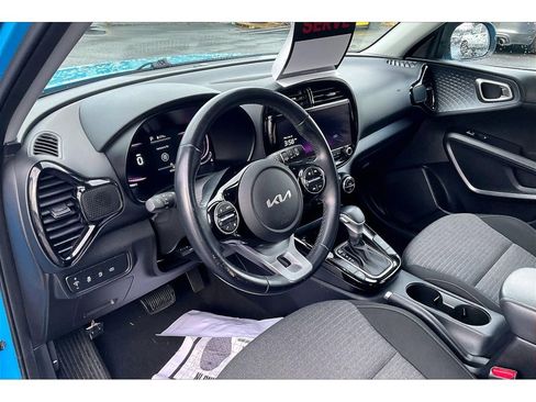 Used 2023 Kia Soul EX image 14