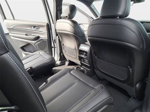 New 2025 Jeep Grand Cherokee L Limited w/ Black Appearance Package image 11