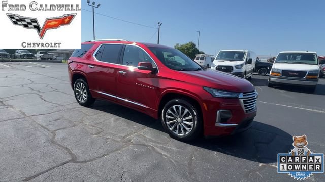 Used 2023 Chevrolet Traverse Premier FWD image 2