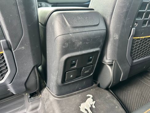 Used 2022 Ford Bronco Badlands image 59