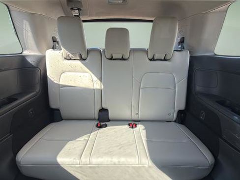 Used 2023 Nissan Pathfinder SL AWD/4WD image 25