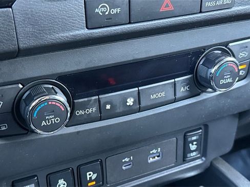 Used 2024 Nissan Frontier SV w/ SV Convenience Package image 28