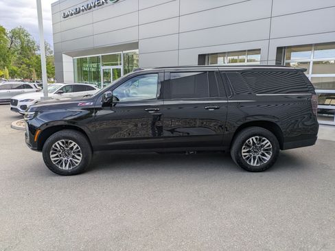 Used 2025 Chevrolet Suburban Z71 AWD/4WD image 7