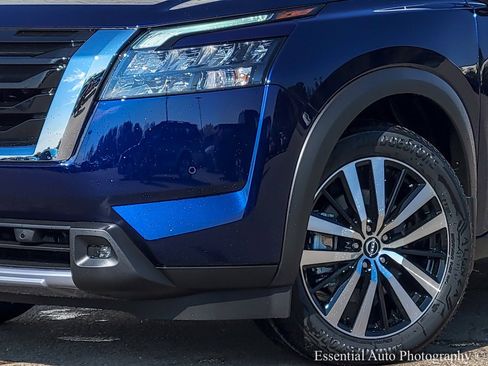 New 2025 Nissan Pathfinder Platinum w/ Cargo Package image 3