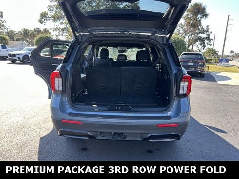 Used 2025 Ford Explorer ST-Line w/ Premium Package image 17