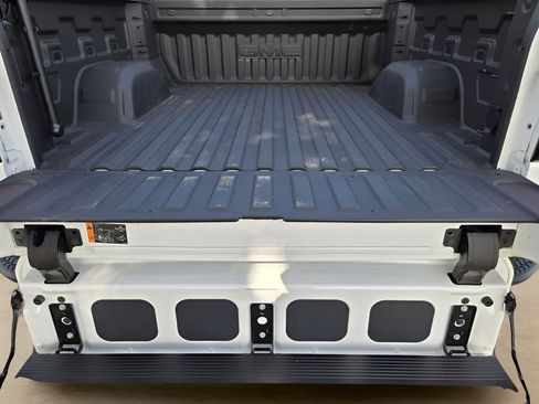 Used 2025 GMC Sierra 1500 AT4 AWD/4WD image 30
