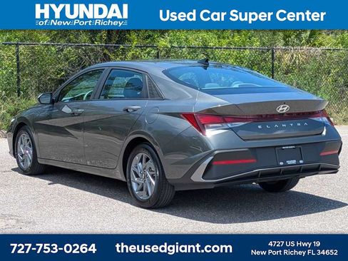 Certified 2024 Hyundai Elantra SEL FWD image 3