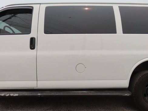 Used 2019 GMC Savana 2500 w/ Driver Convenience Package RWD image 26